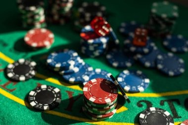 Tampilan aplikasi mobile fifarenderz dengan menu sportsbook, live-dealer, dan slot di layar utama